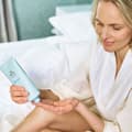 Oslo Skin Labin vartalovoide The Recipe Body Cream levitettynä