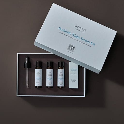 The Recipe Night Serum Kit pakkaus avattuna