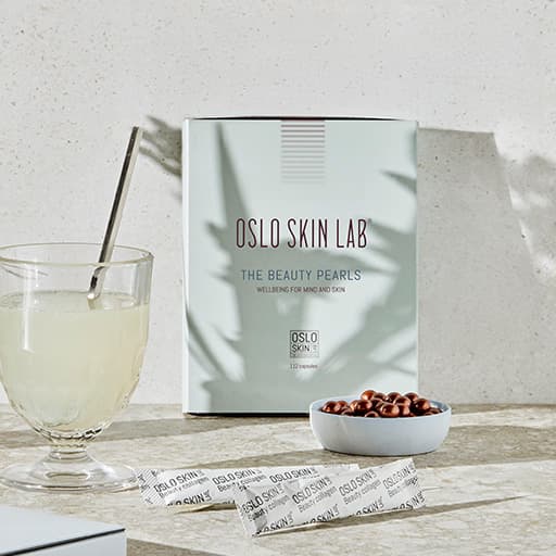 The Beauty Pearls paketti, juomalasi ja kapselit